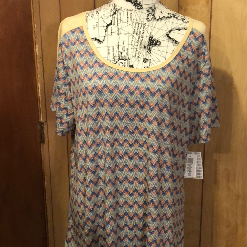NWT Lularoe Classic Tee 3XL Chevron Blue Yellow